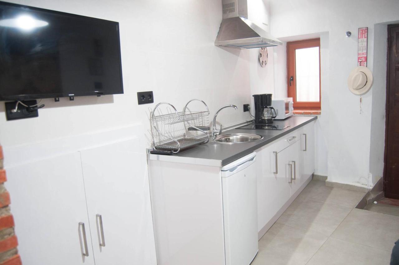 Caleros 8 Estudio - Apartamentos De La Parte Antigua De Caces Exteriör bild